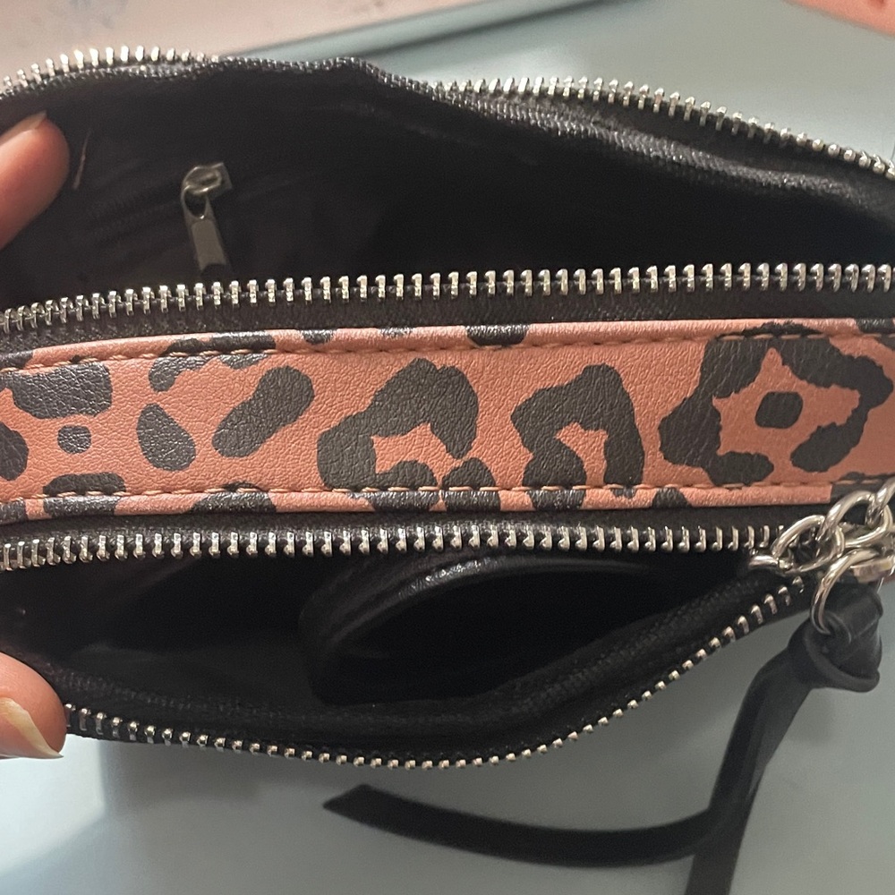 Madden Girl Leopard Print Crossbody Bag - Picture 3 of 6